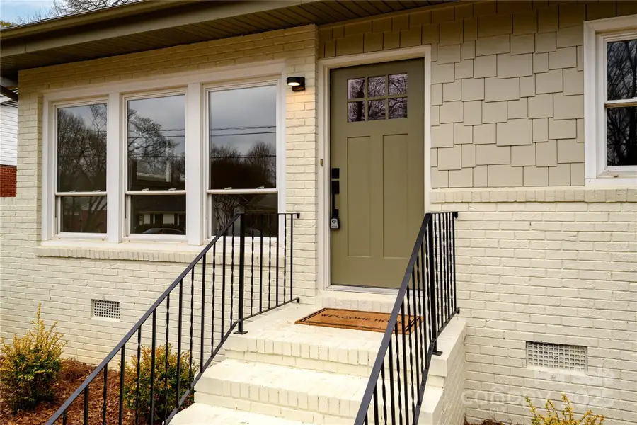 6738 Starcrest Drive, Charlotte, NC 28210 - Image #2