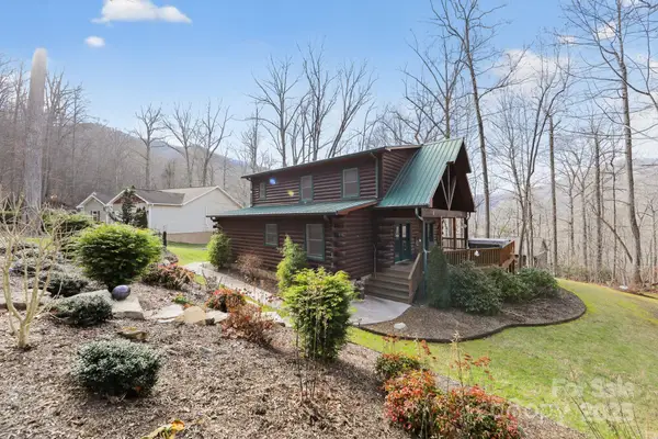 676 Henry Dingus Way, Maggie Valley, NC 28751