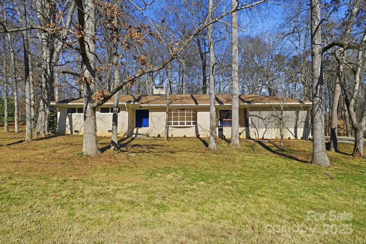 138 Kingsway Circle, Charlotte, NC 28214 - Image #1