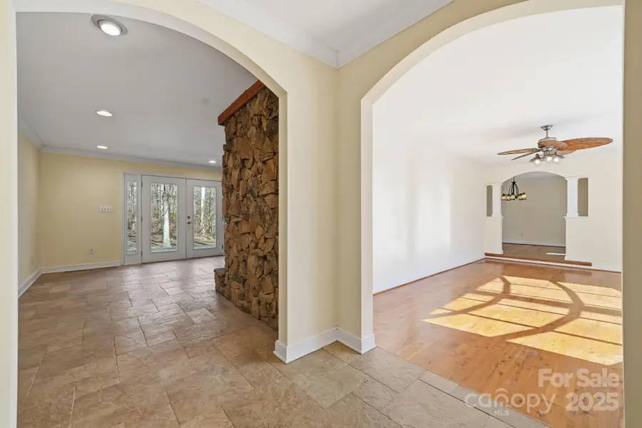 138 Kingsway Circle, Charlotte, NC 28214 - Image #3