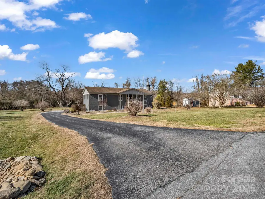 1717 Glenheath Drive, Hendersonville, NC 28791 - Image #2