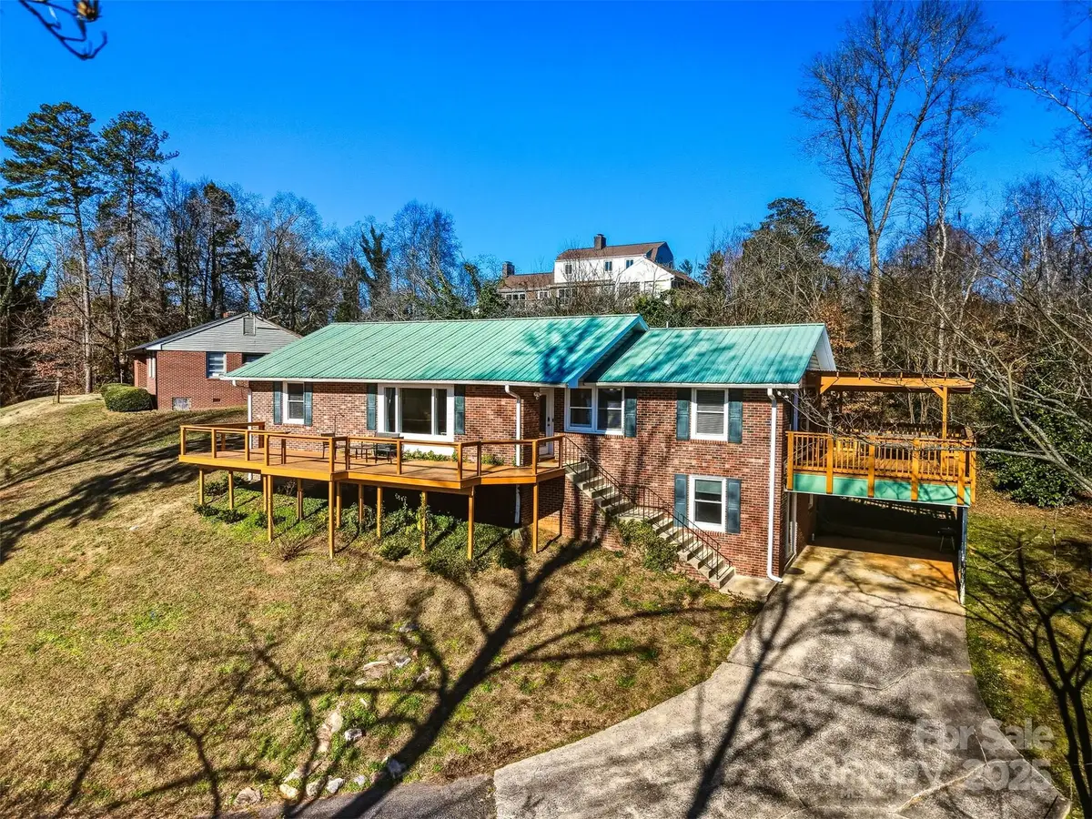 6294 Southlake Drive, Hickory, NC 28601 - Image #1