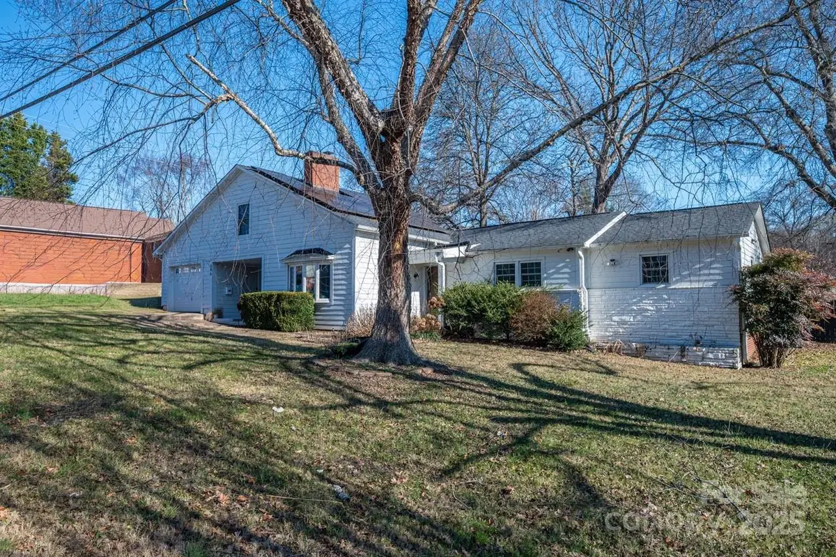 606 Huss Street, Lincolnton, NC 28092 - Image #1