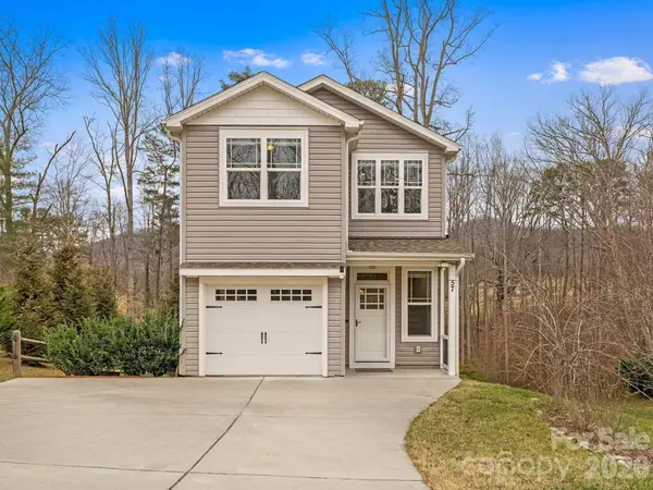 57 Parrot Road, Candler, NC 28715