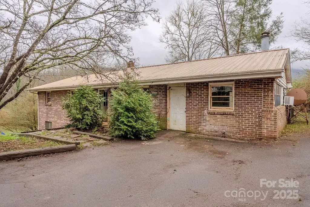 170 Clifton Avenue, Bryson City, NC 28713 - Image #1