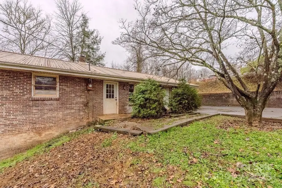 170 Clifton Avenue, Bryson City, NC 28713 - Image #2