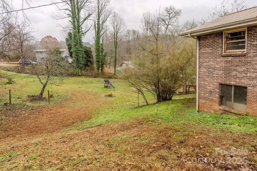 170 Clifton Avenue, Bryson City, NC 28713 - Image #3