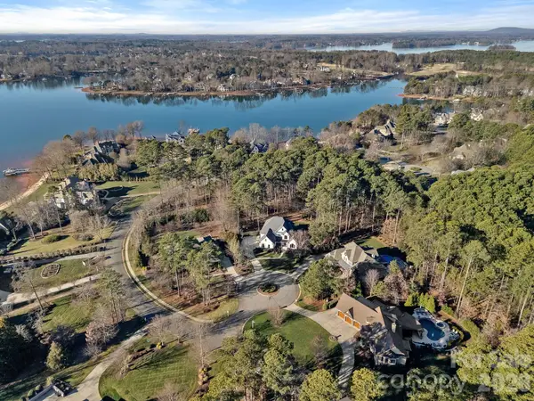 107 Waterhouse Court, Mooresville, NC 28117