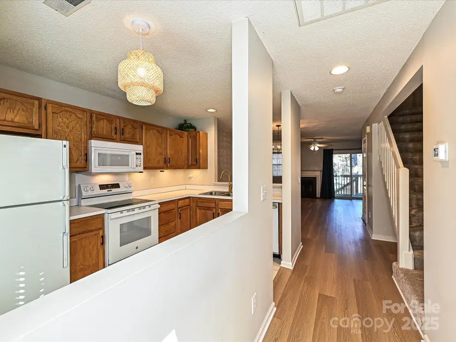 9305 Four Mile Creek Road, Charlotte, NC 28277 - Image #2