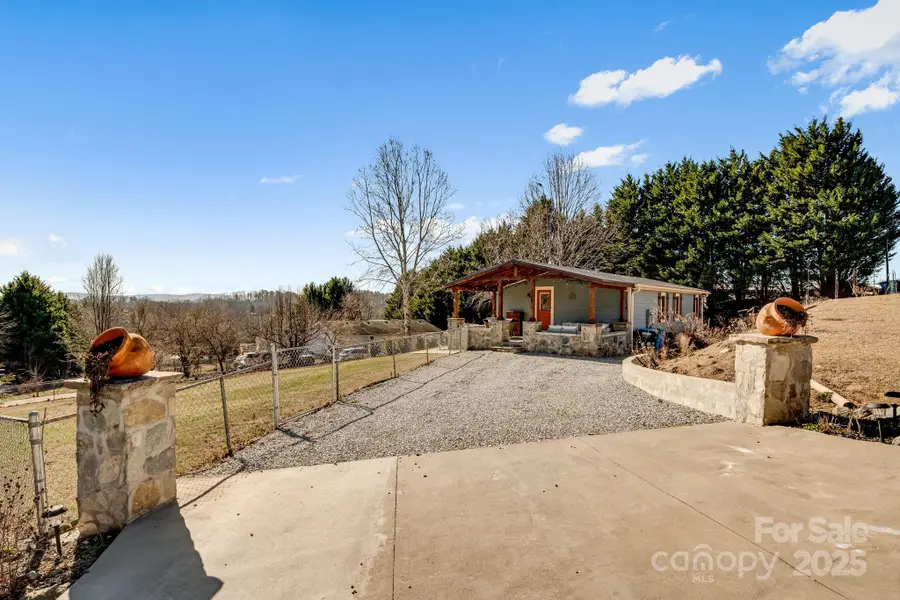 213 Sandy Creek Court, Hendersonville, NC 28792 - Image #3