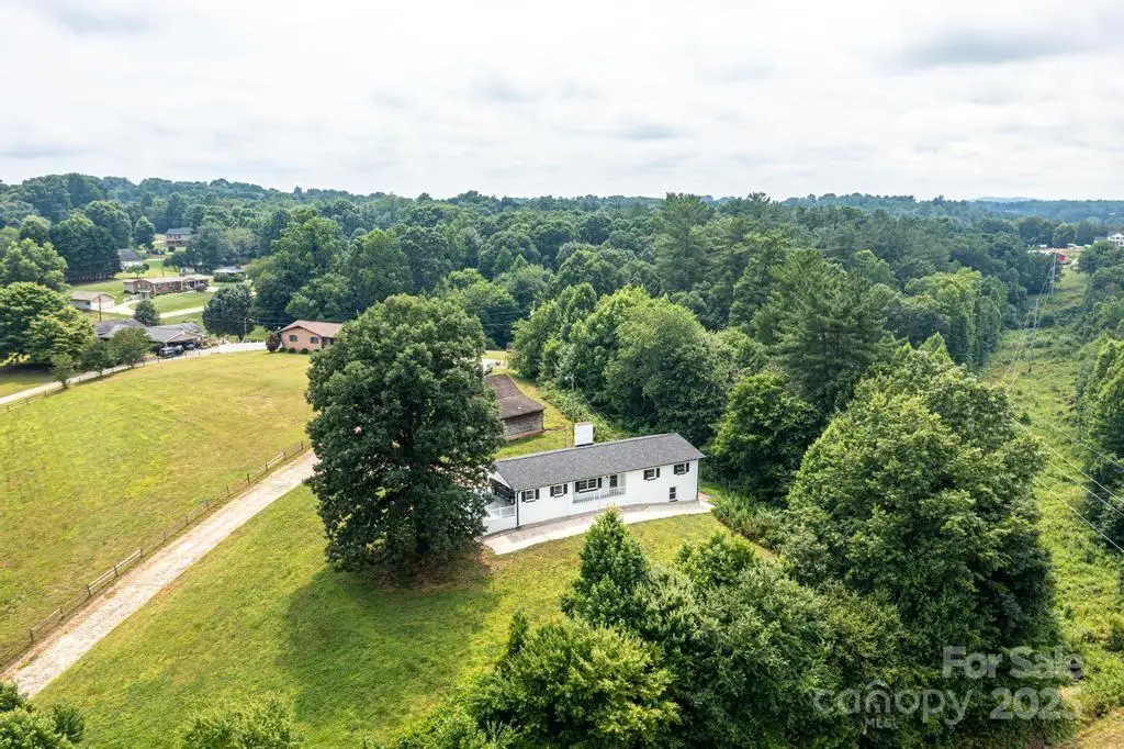 3398 Shamrock Heights, Hudson, NC 28638 - Image #1