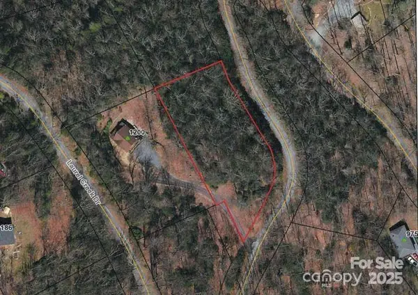 000 Wash Freeman Road #14, Hendersonville, NC 28792