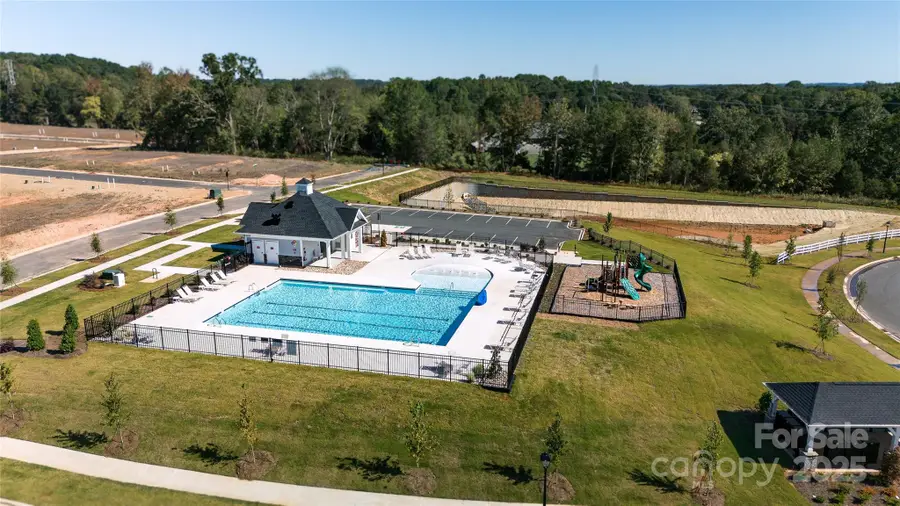 11407 Cardinal Creek Avenue, Charlotte, NC 28215 - Image #2