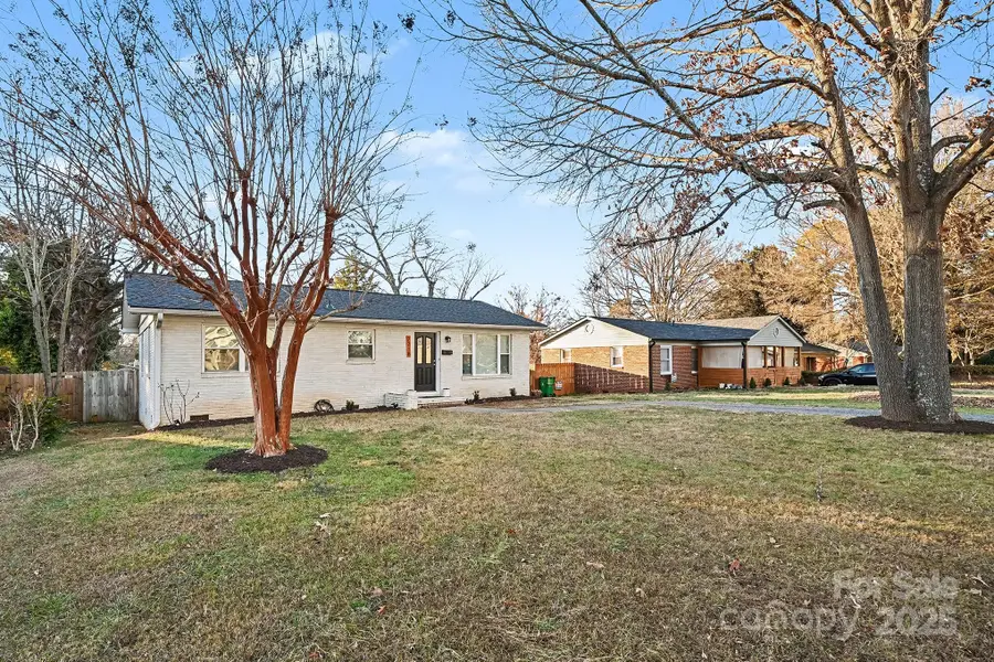 2218 Amesbury Avenue, Charlotte, NC 28205 - Image #2