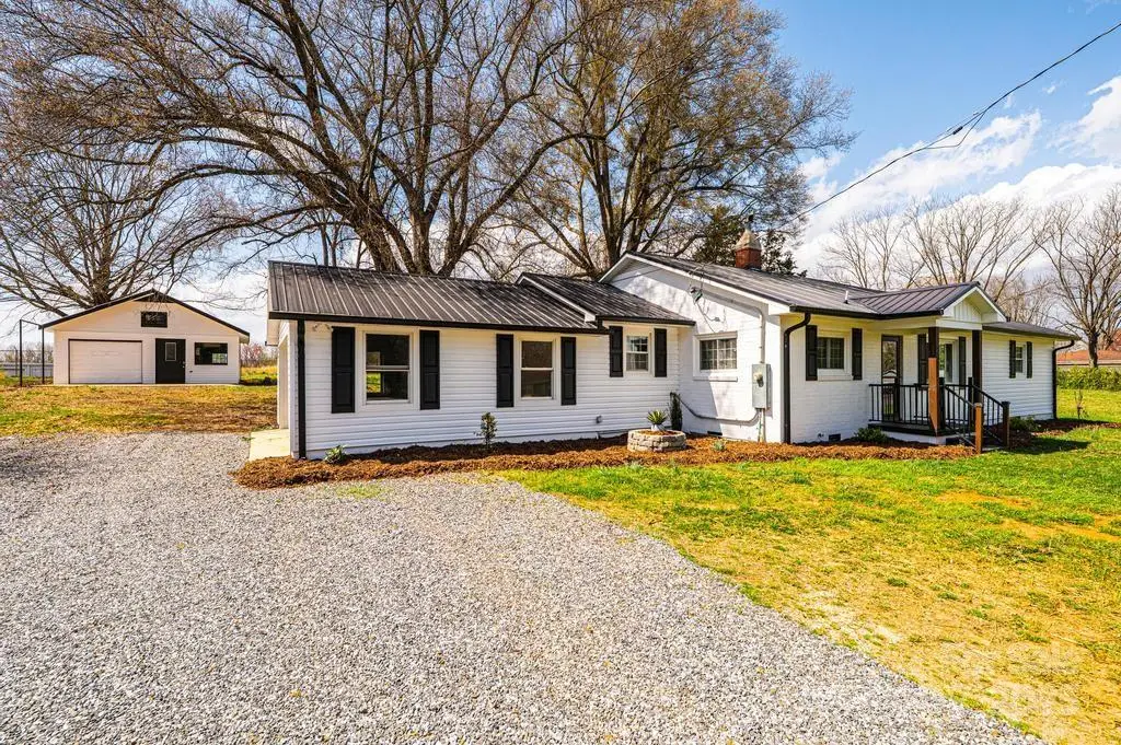 1993 Moss Farm Road, Hickory, NC 28602 - Image #1