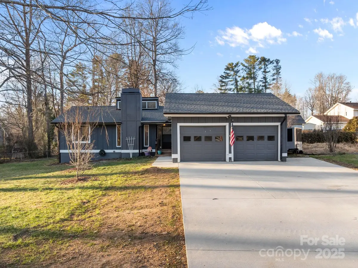 17 Berry Lane, Fletcher, NC 28732 - Image #1