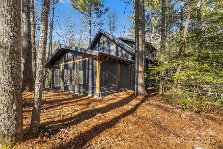 6260 Sunny Drive, Newland, NC 28657 - Image #3