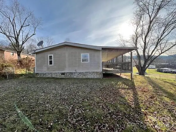 97 Oakland Drive, Burnsville, NC 28714