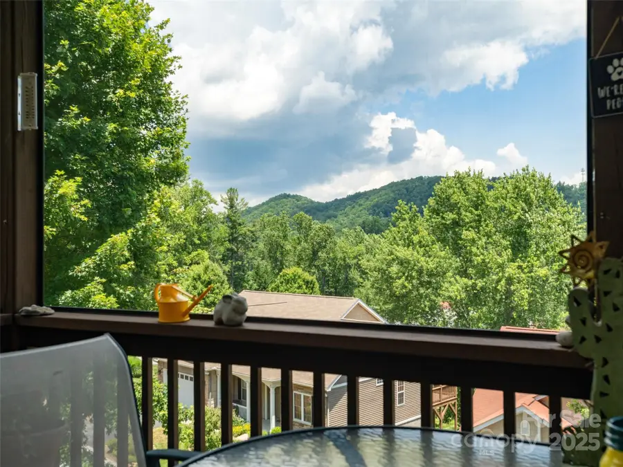 31 Headwater Drive, Hendersonville, NC 28739 - Image #3