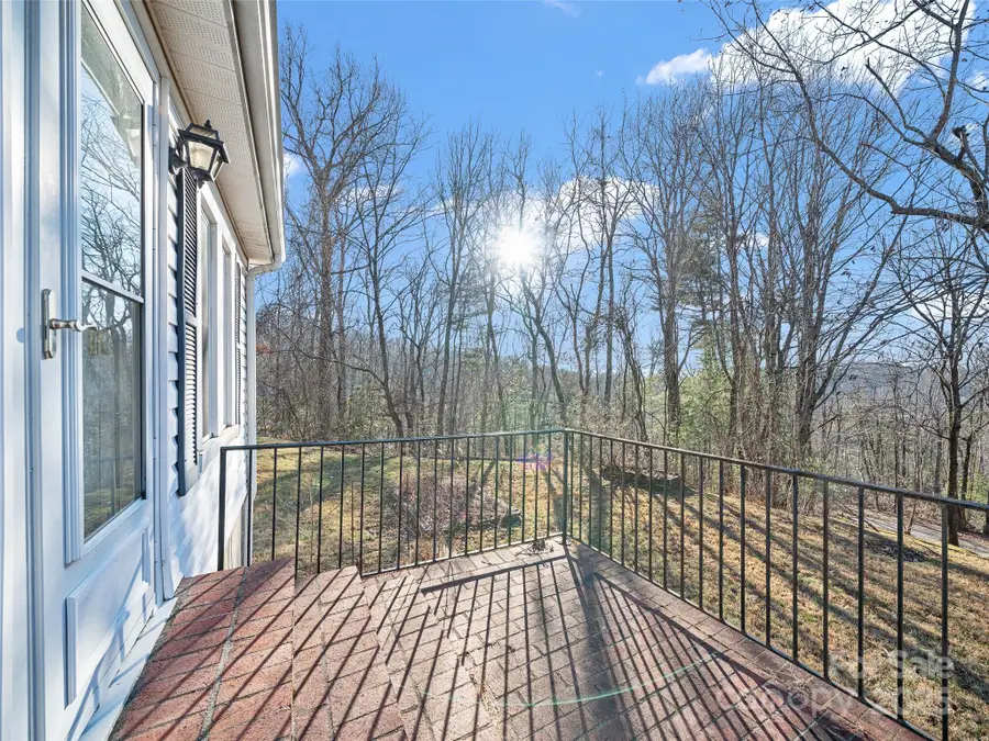 35 Smith Ridge Drive, Asheville, NC 28803 - Image #2