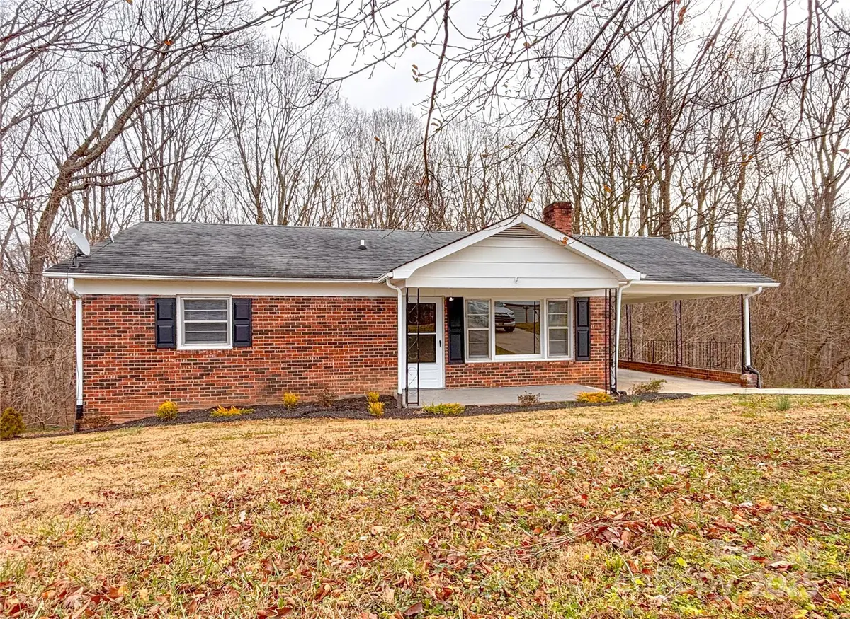 3002 Denwood Drive, Claremont, NC 28610 - Image #1