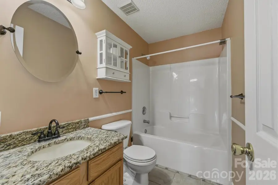 1104 Windy Hill Drive Nw, Conover, NC 28613 - Image #2