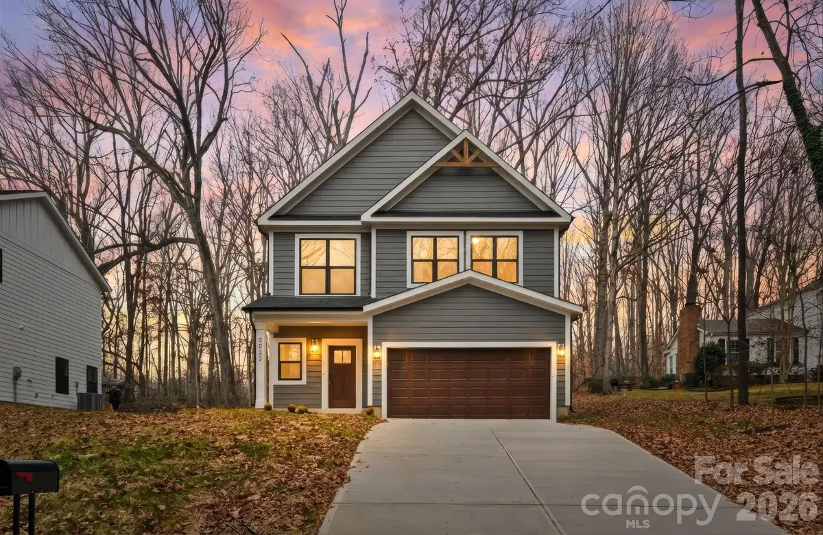 8823 Dogwood Drive, Charlotte, NC 28215 - Image #1