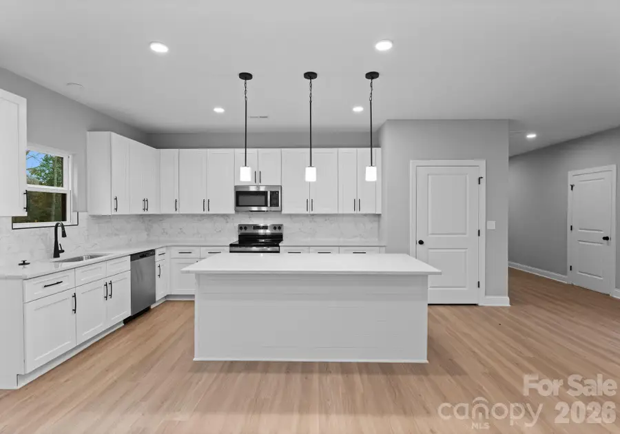 8823 Dogwood Drive, Charlotte, NC 28215 - Image #2