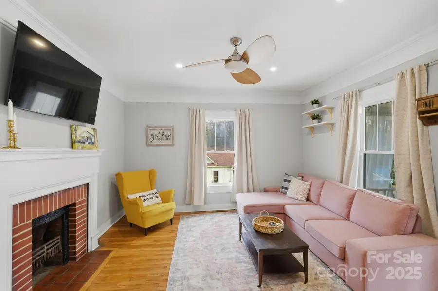 318 N Academy Street, Mooresville, NC 28115 - Image #2