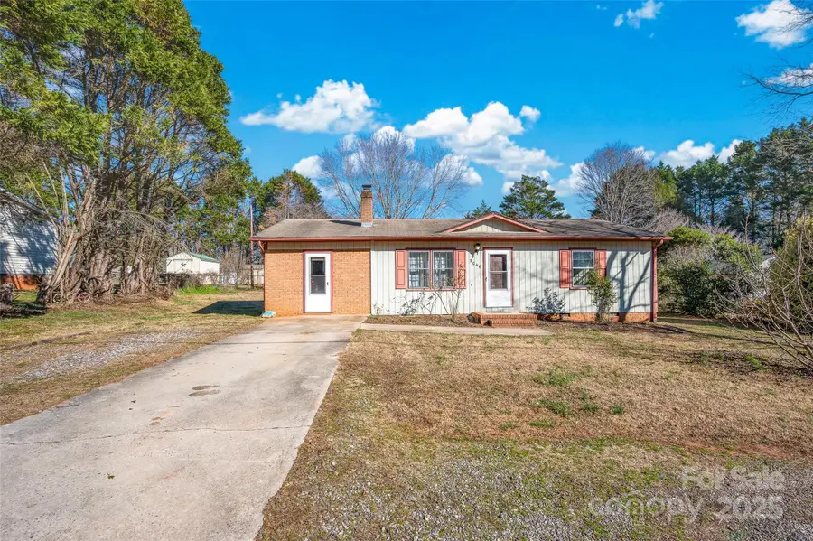 5046 Oxford School Road, Claremont, NC 28610 - Image #3