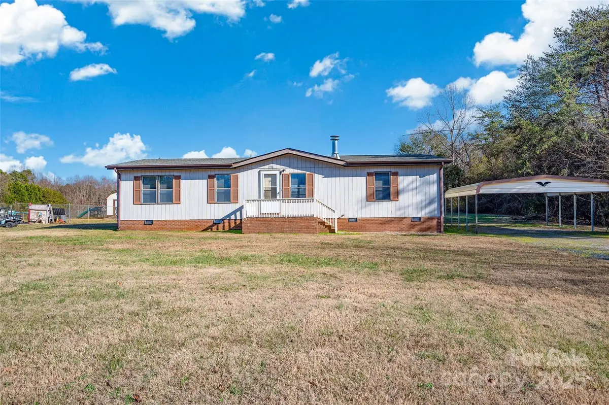 4586 Deal Road, Claremont, NC 28610 - Image #1