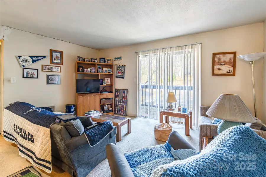 833 Farmhurst Drive, Charlotte, NC 28217 - Image #3