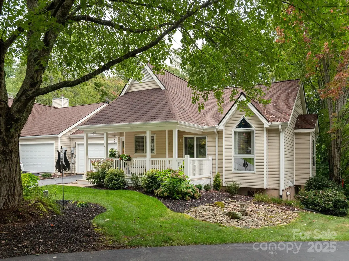 210 Black Oak Lane, Hendersonville, NC 28791 - Image #1