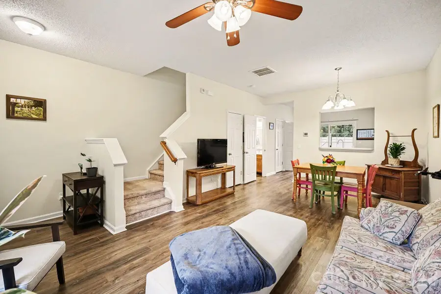 8048 Stoneham Court, Matthews, NC 28105 - Image #3