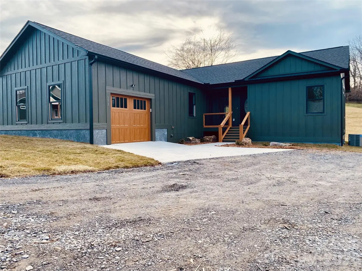 171 Peyton Elaine Road, Clyde, NC 28721 - Image #1