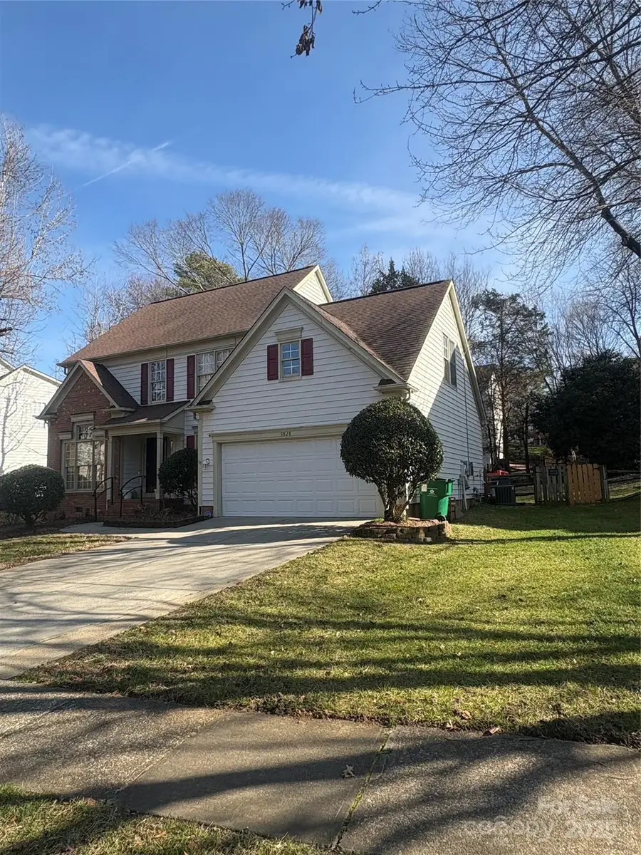 5828 Swanston Drive, Charlotte, NC 28269 - Image #2