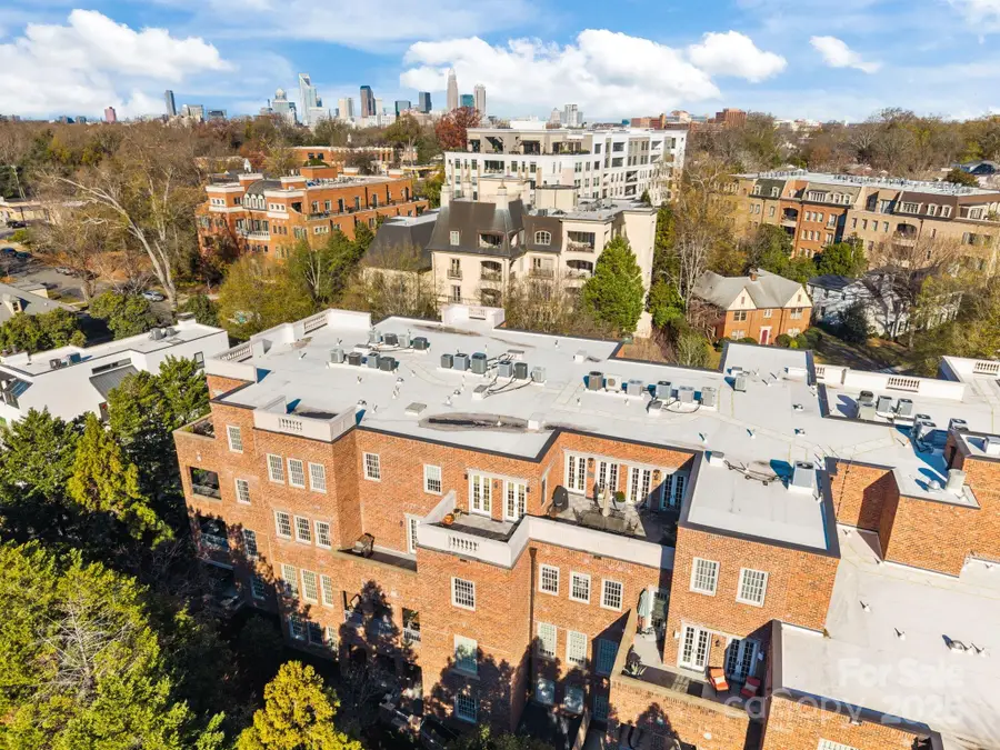 477 Fenton Place, Charlotte, NC 28207 - Image #3