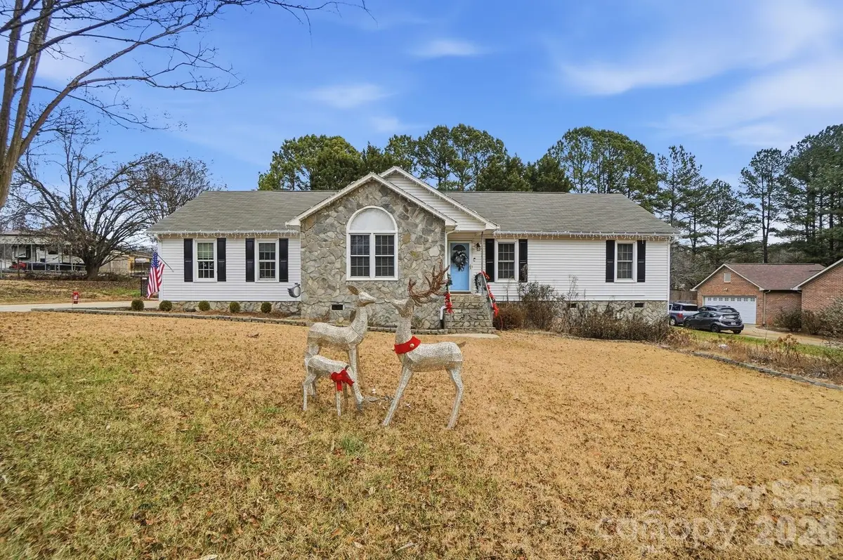 109 Spencer Woods Drive, Dallas, NC 28034 - Image #1