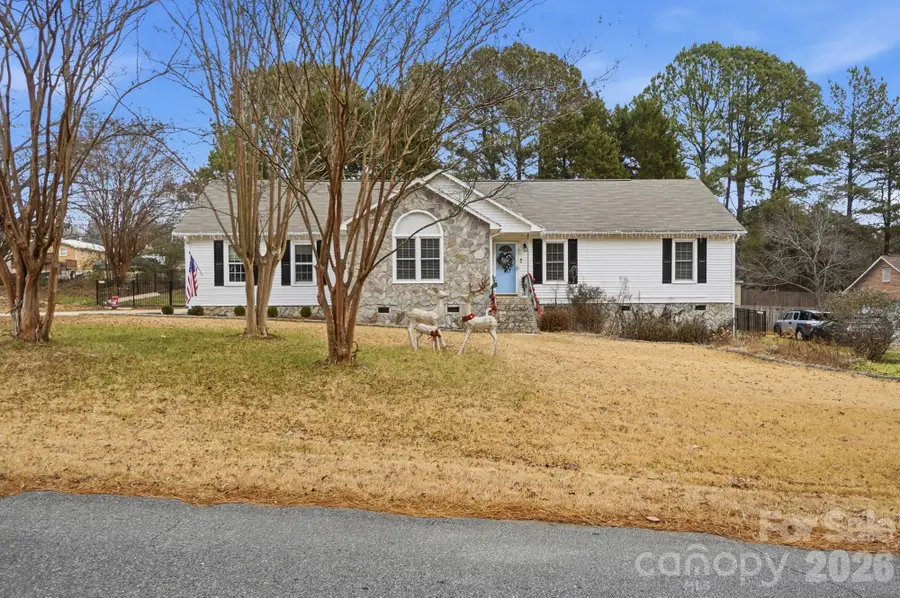 109 Spencer Woods Drive, Dallas, NC 28034 - Image #3