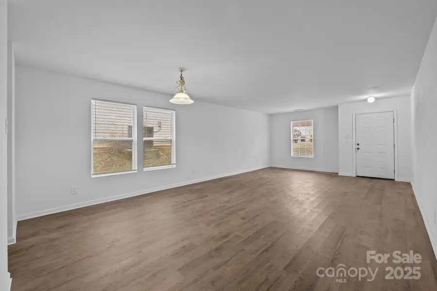 8618 Herons Pond Court, Charlotte, NC 28215 - Image #2