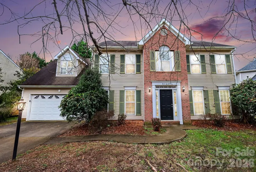 8725 Holly Creek Court, Charlotte, NC 28216 - Image #2