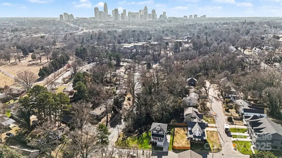 1341 Mulberry Avenue, Charlotte, NC 28216 - Image #2