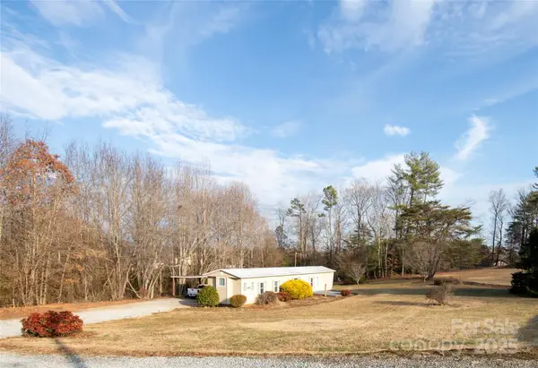 717 Pine Mountain Road, Hudson, NC 28638