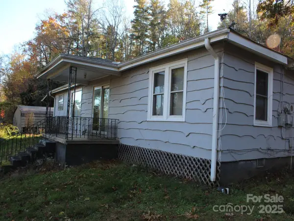 709 Wickins Drive, Hendersonville, NC 28791