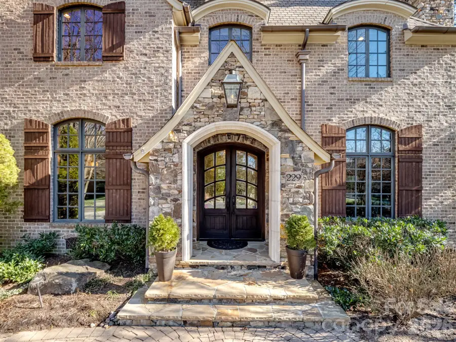 229 Wrenwood Lane, Charlotte, NC 28211 - Image #3