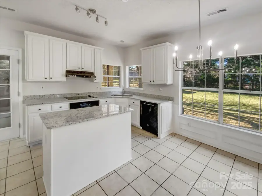 6829 Bickham Lane, Charlotte, NC 28269 - Image #2