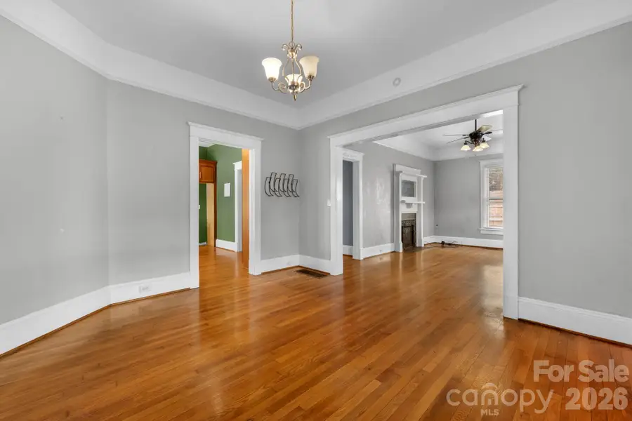 925 12th Avenue Nw, Hickory, NC 28601 - #3