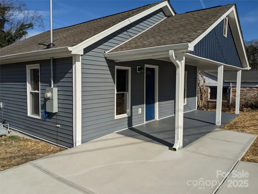 332 Arlington Circle Nw, Lenoir, NC 28645 - Image #2