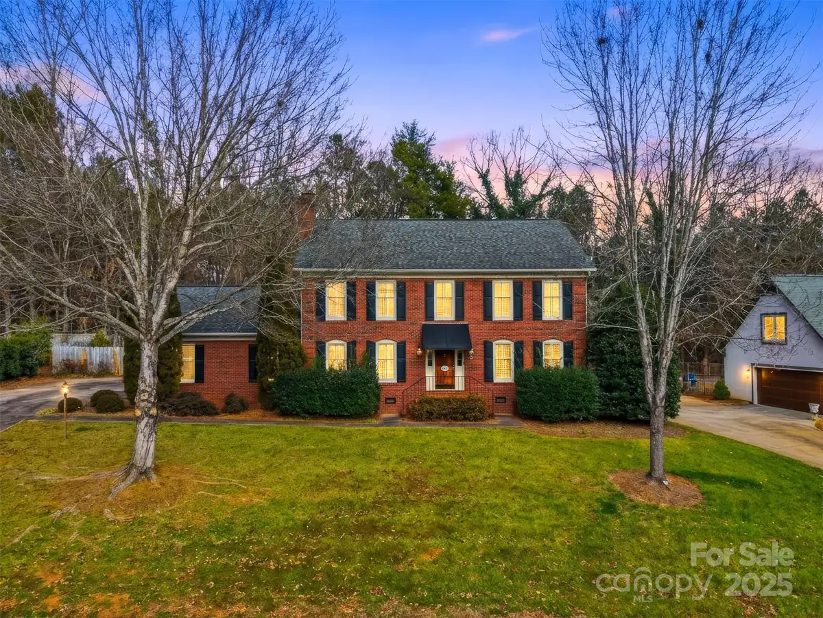 147 35th Avenue Ne, Hickory, NC 28601 - Image #1