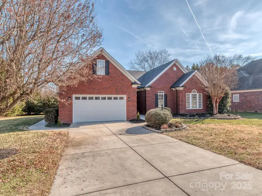 7852 Grimsby Circle, Harrisburg, NC 28075 - Image #2